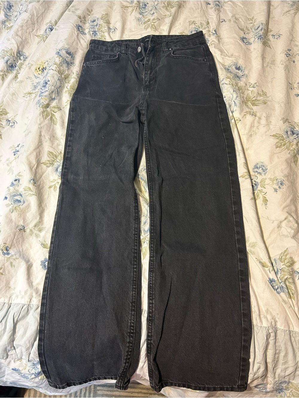 Women’s Black Straight-Leg Jeans - Classic Casual Wear